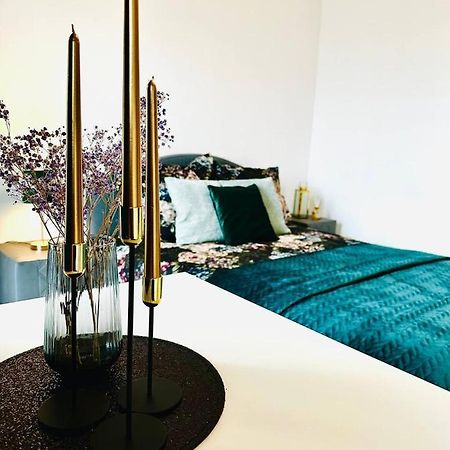 Appartamento Uroczy Apartament Blisko Centrum Warszawy Varsavia Esterno foto