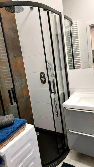 Appartamento Uroczy Apartament Blisko Centrum Warszawy Varsavia Esterno foto